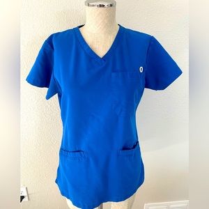 AVE women’s XS scrub top